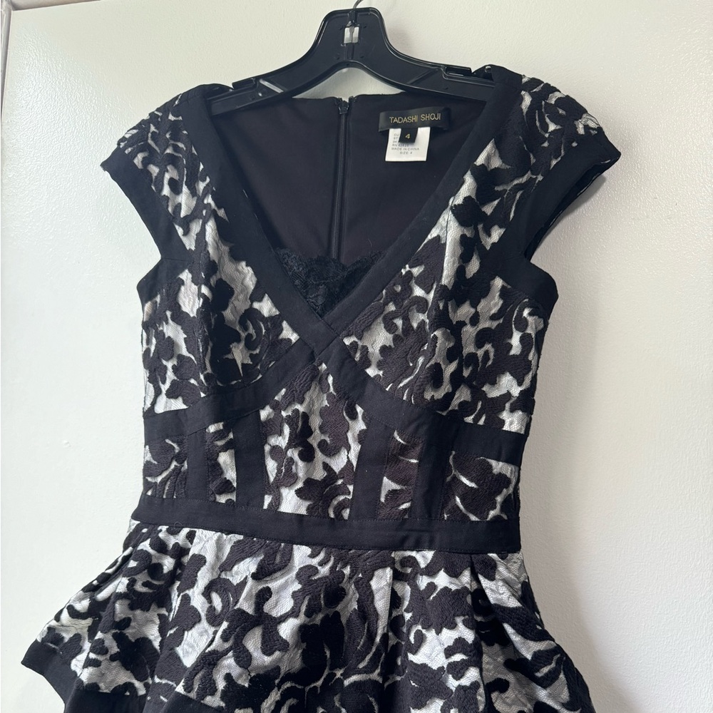 Tadashi Shoji Women’s Sleeveless Peplum Ruffle Floral Cocktail Dress Siz… - Picture 9 of 14